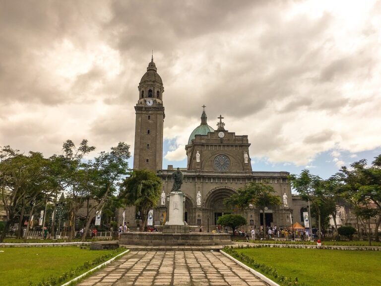 iglesia colonial en Manila, Filipinas