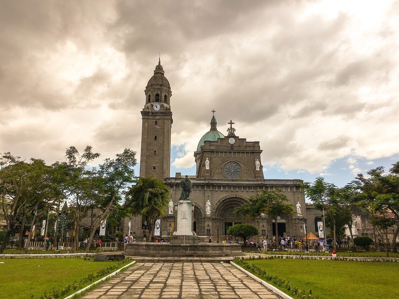 iglesia colonial en Manila, Filipinas